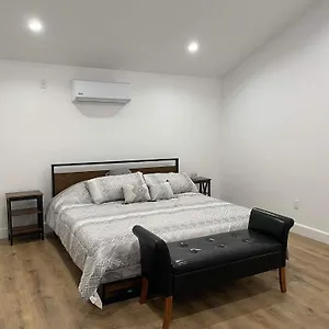 Holiday home Gated Private House With Own Parking Sherman Oaks, Los Angeles